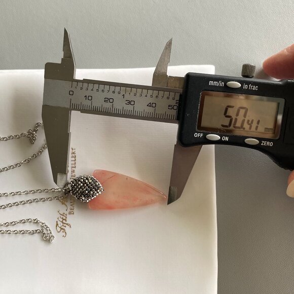 FAC Arrowhead Natural Rose Quartz Pendant Necklace NWT - Picture 4 of 8